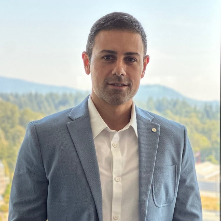 Portrait of Seyed Banifatemi, CEO and President of Growtect